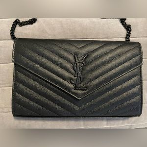 YSL SAINT LAURENT CLASSIC CASSANDRE CHAIN WALLET IN GRAIN DE POUDRE LEATHER